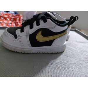 Toddler Nike Air Jordan's White Black Gold Size 5C Shoes Sneakers Pre-Owned EUC